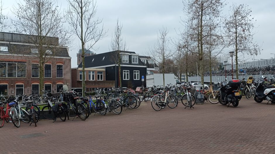 Onderzoek naar autoparkeren bij treinstations tussen Heerhugowaard en Amsterdam