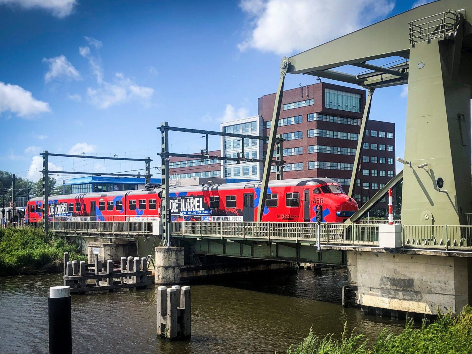 Prorail vervangt rails bij overgang Helderseweg