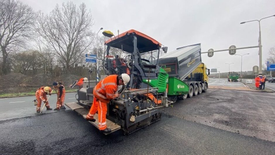 Provincie repareert het asfalt van de Provincialeweg Alkmaar - Schagen (N245)