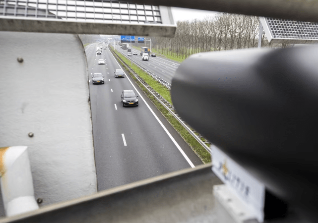 Verkeerspolitie in Noord-Holland handhaaft op onnodig links rijden