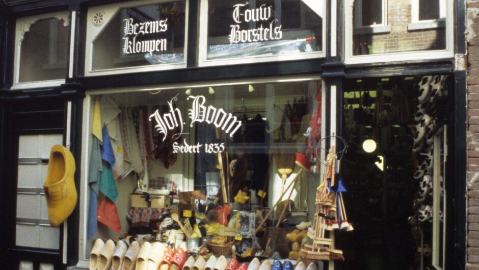 De Winkel van Boom in de Huigbrouwerstraat: sinds 1942