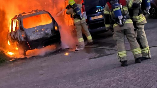 Twee voertuigen beschadigd bij autobrand in Heerhugowaard