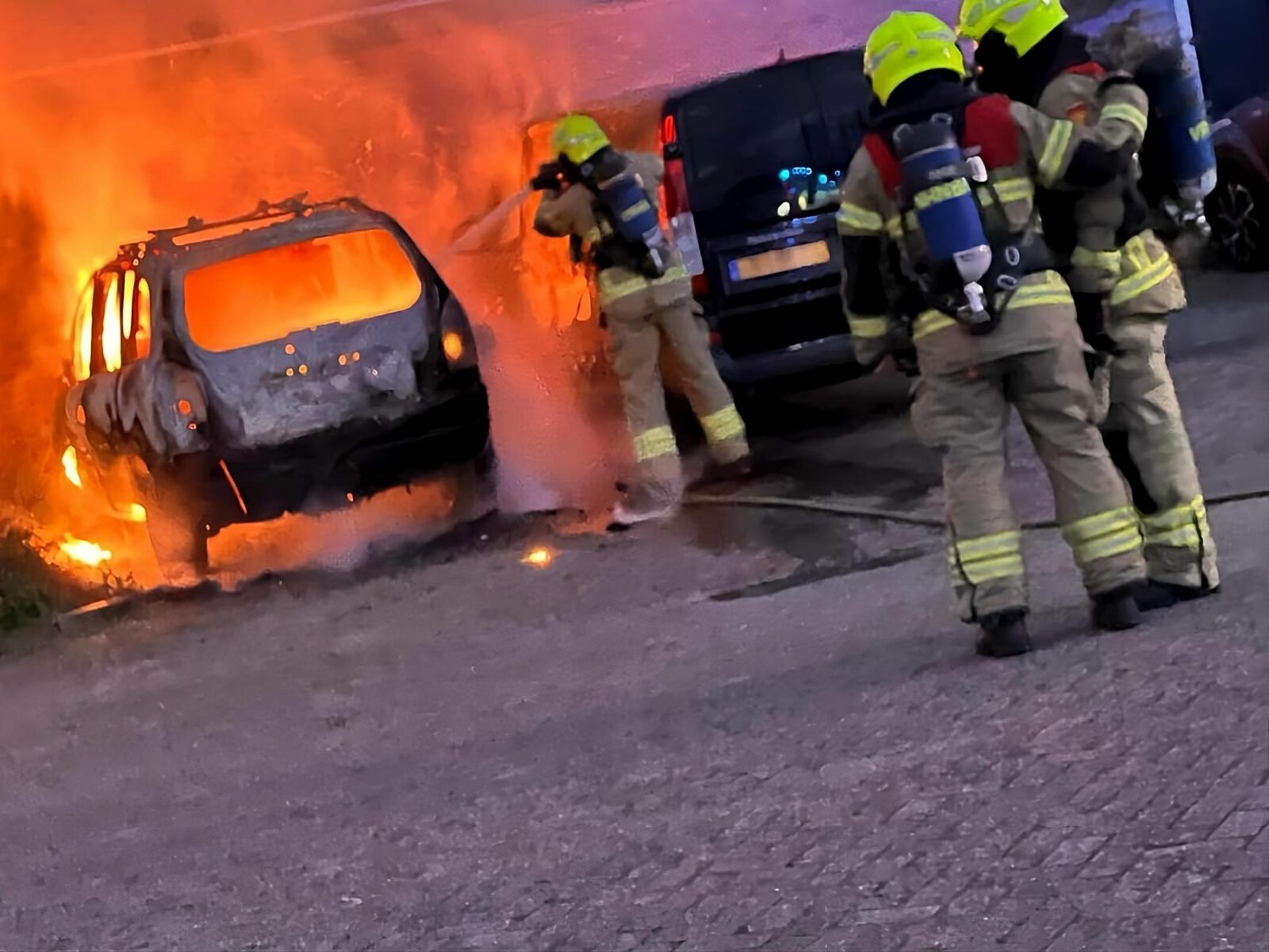 Twee voertuigen beschadigd bij autobrand in Heerhugowaard