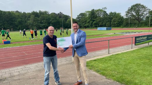 Atletiekvereniging Castricum en Bridgeclub St. Pancras ’94 ontvangen donatie van € 1000 van het Univé Ledenfonds  