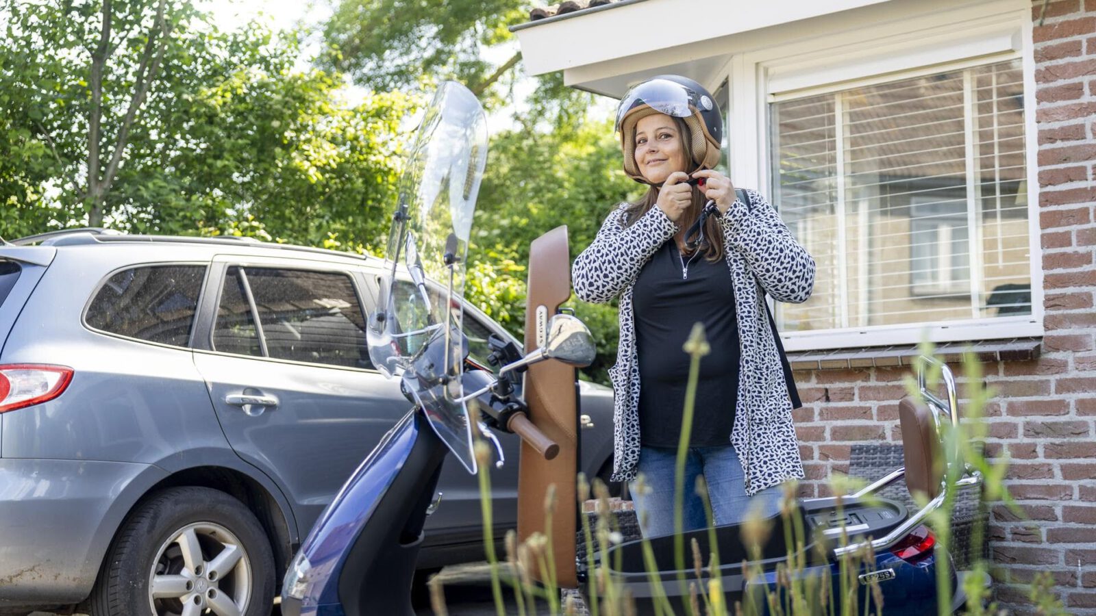 Ook in Noord-Holland kiezen steeds meer mensen voor een elektrische brom- of snorfiets