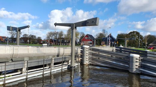 Rekervlotbrug tussen Bergen en Koedijk afgesloten voor fietsers door kapot onderdeel