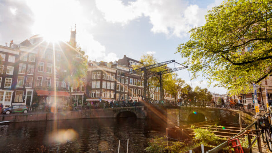 Populaire Amsterdam City Walk viert de 10e editie in stijl