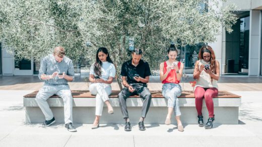 Onderzoek telefoongebruik Nederlanders: twee op de drie wil altijd bereikbaar zijn