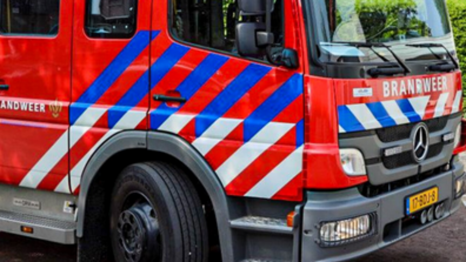 Auto volledig uitgebrand aan de Gezellestraat in Heerhugowaard