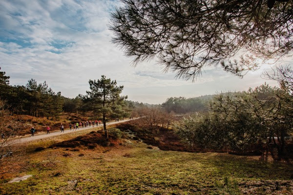 Mizuno verlengt samenwerking met Groet uit Schoorl Run