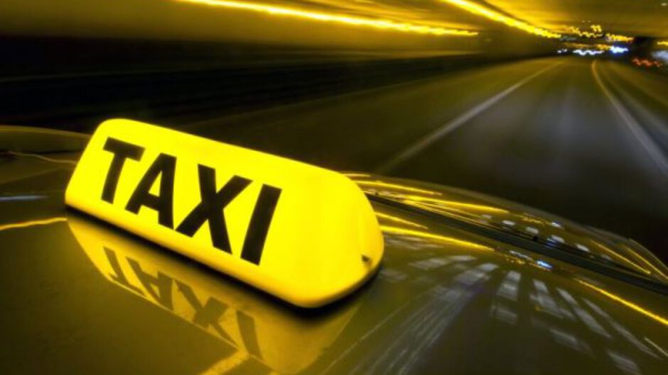 Taxichauffeurs in Alkmaar zijn 'helemaal klaar' met oneerlijke concurrentie