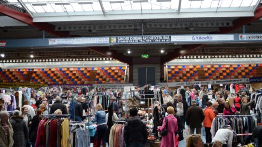 Grote en gezellige top rommelmarkt met 240 kramen Wielerbaan in Alkmaar!!