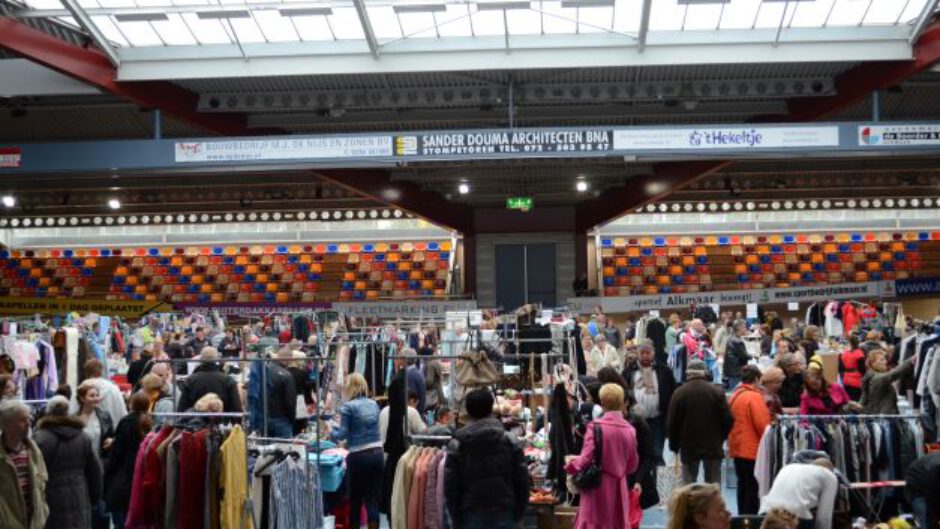 Grote en gezellige top rommelmarkt met 240 kramen Wielerbaan in Alkmaar!!