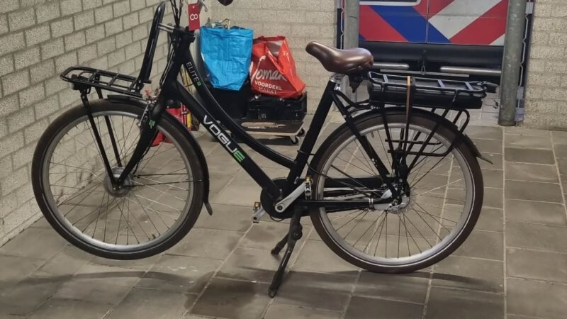 Politie zoekt eigenaar van de op foto afgebeelde elektrische fiets