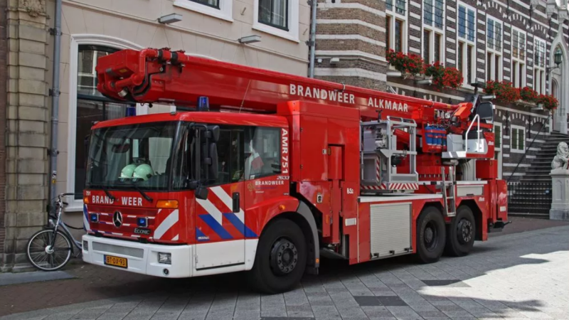 Brandweeroefening in binnenstad van Alkmaar 