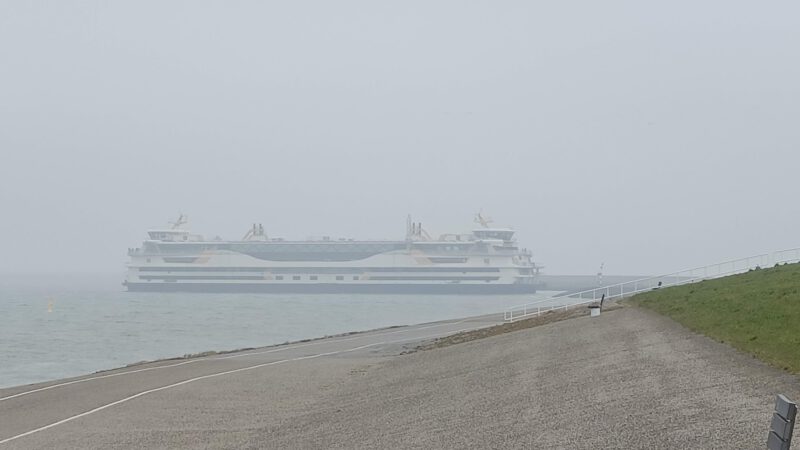 Code geel voor plaatselijk dichte mist